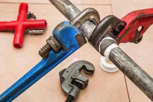 La plomberie est un élément essentiel de toute maison et, en tant que propriétaire, il est important de disposer des outils nécessaires pour effectuer des réparations mineures ou effectuer une maintenance régulière. Dans cet article, nous allons explorer les outils [&hellip;]