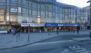 Couvreur FM Rennes Entreprise Couverture/Zinguerie/Isolation rénovation nettoyage toiture artisan 35 Ille-et-Vilaine velux à Rennes