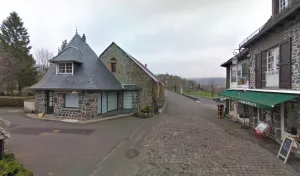 Borne Stéphanie à Salers